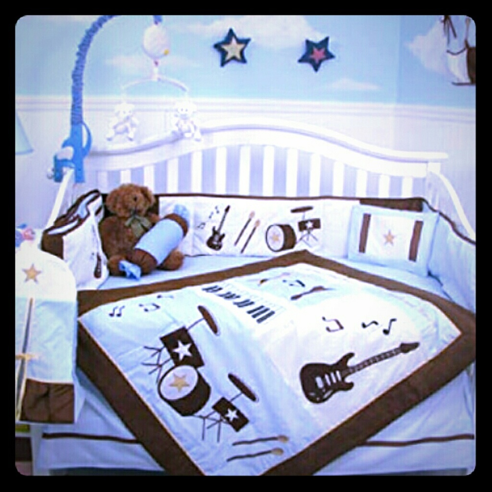 10 piece crib bedding set. NEW